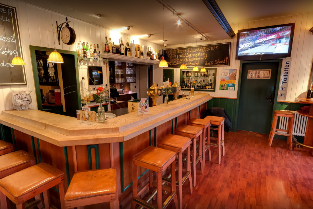 Bistro im Hotel Victoria F&ouml;rster in H&ouml;velhof, Treffpunkt f&uuml;r die Clubabende des Automobil-Clubs H&ouml;velhof